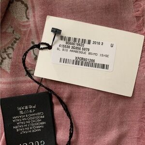 Women's GUCCI Arabesque GG logo pink square scarf